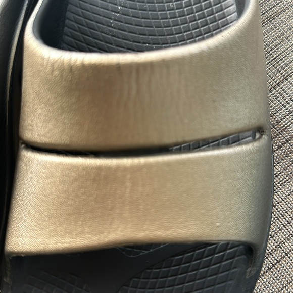 Oofos Recovery Slides - Picture 7 of 10